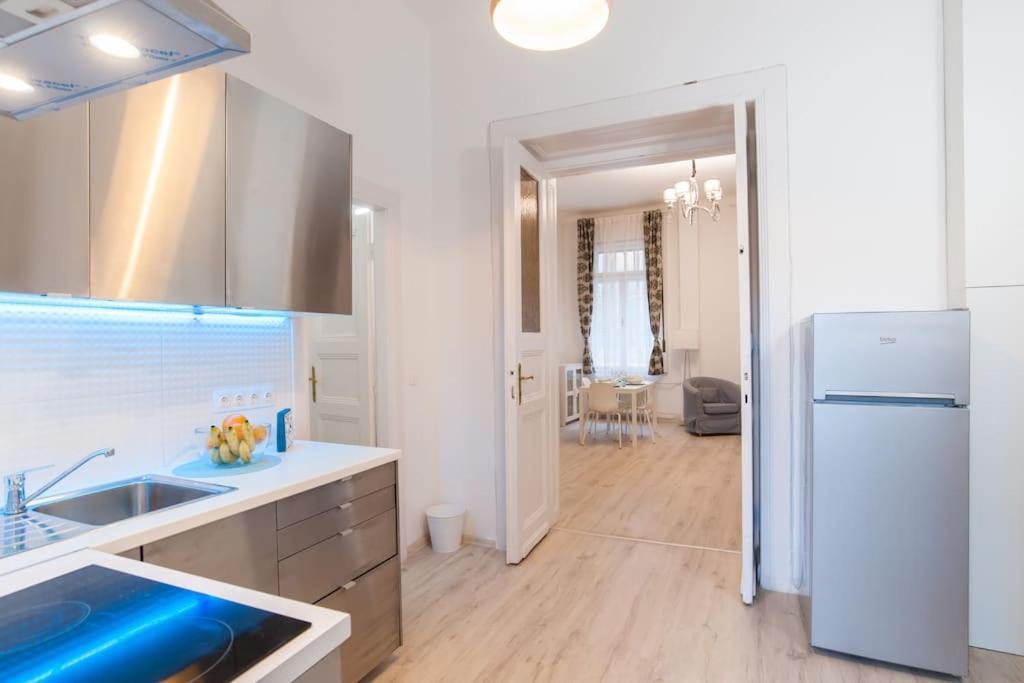 Apartman New Ultra-central Design *